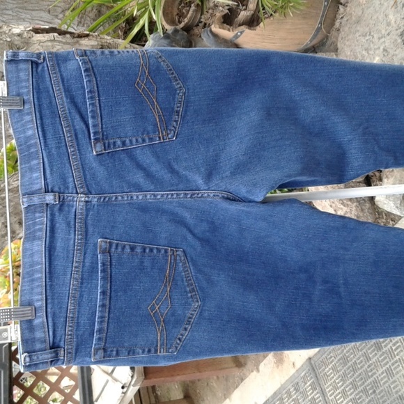 Woman's jeans blue good condition brand is d & company denim + company - Picture 2 of 10